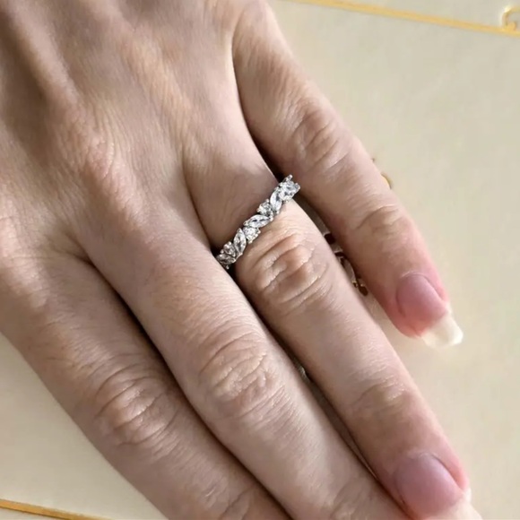 - -Beautiful Lux Petite Pear& Round Cut Lab Created Diamond Band - Picture 14 of 16